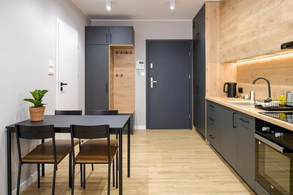 High Standard Garden Oasis Apartment Krakau